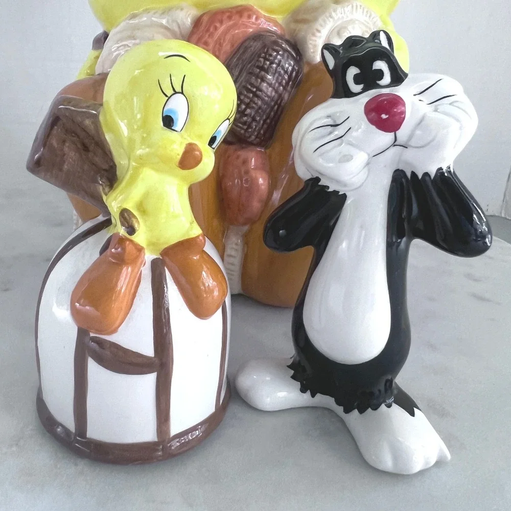 Vintage Warner Bros 93 Looney Tunes Cookie Jar and Shakers Tweety Bird Sylvester